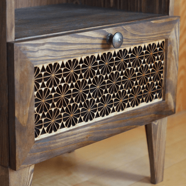 Table de nuit fleurie (sur commande)